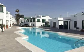 Relax & Pool Next To The Beach Apt
